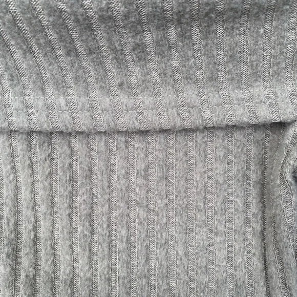 Off The Shoulder Ribbed Top - Picture 2 of 2